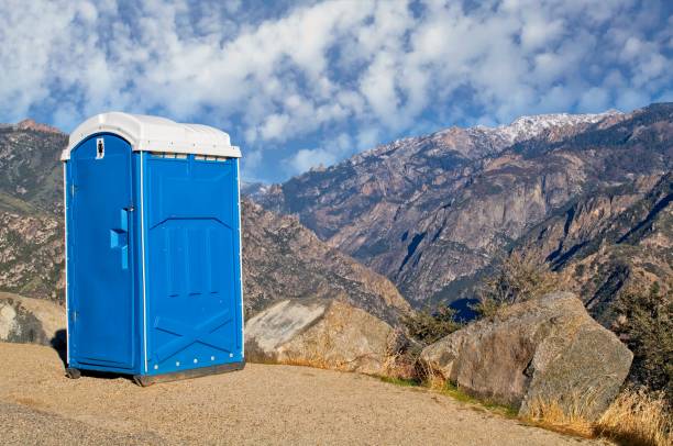 Best Portable restroom trailer rental  in Watertown, FL
